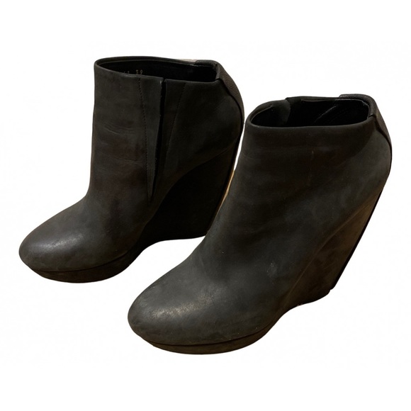 Balenciaga Nubuck Ankle Wedge Platform Booties🤩 - Picture 2 of 8